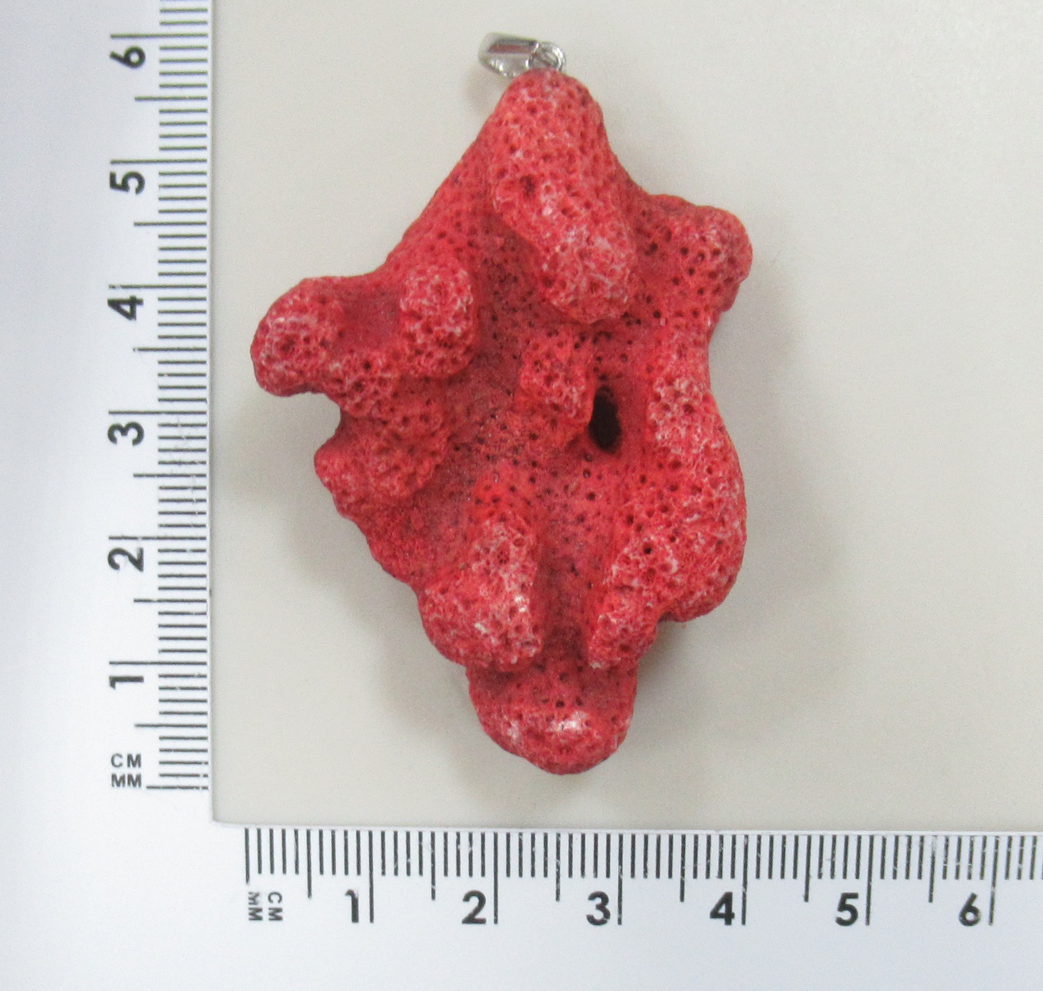 Серебряная подвеска с кораллом